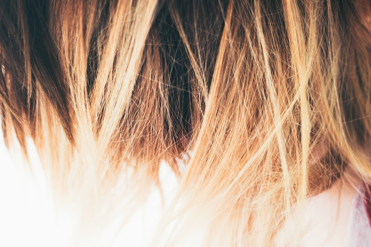 Kolor włosów – jak wybrać odcień idealny dla swojej karnacji?
